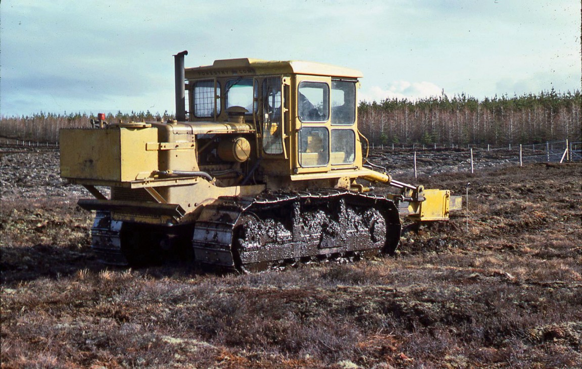 Deep sub-soiling with Caterpillar D7
