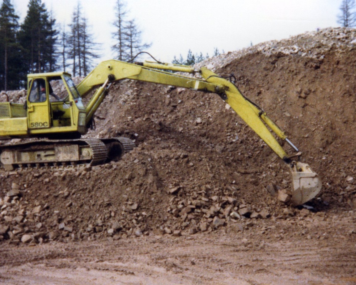 Hymac 580C Loading rock in Morayshire