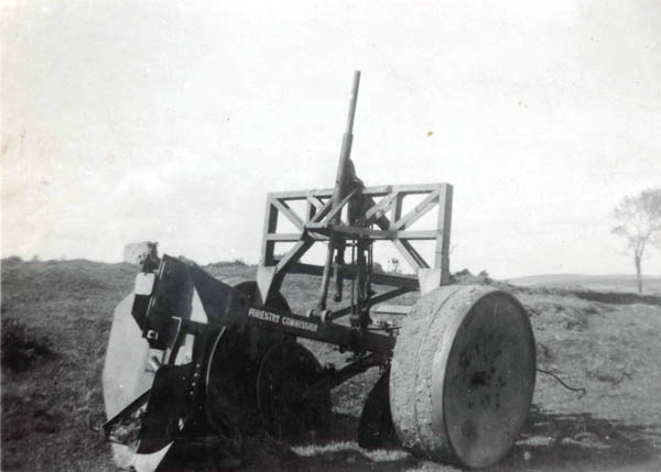 Cuthbertson Type F plough
