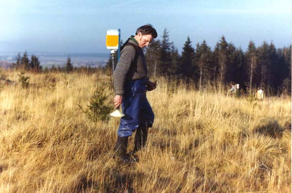 Field testing prototype Huntly Herbicide Applicato