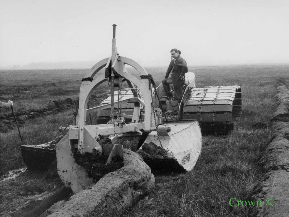 Bord na Mona tractor + skid plough Flanders Moss