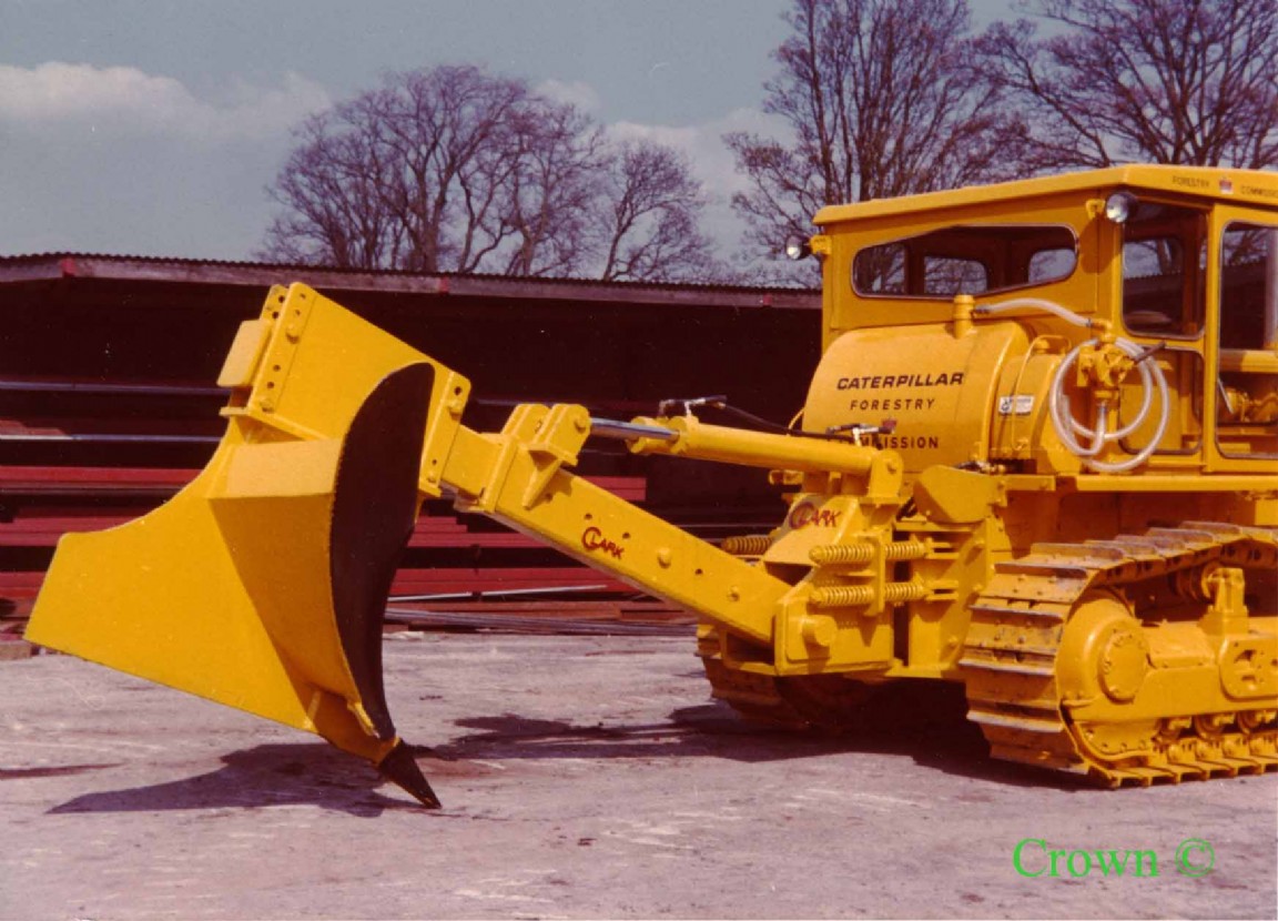 New D7 with new mounting system for large ploughs