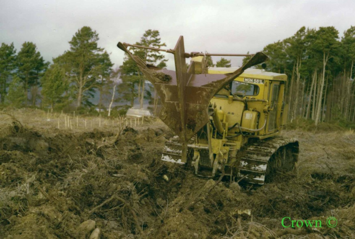 Double mouldboard deep tine plough &mdash; Black I