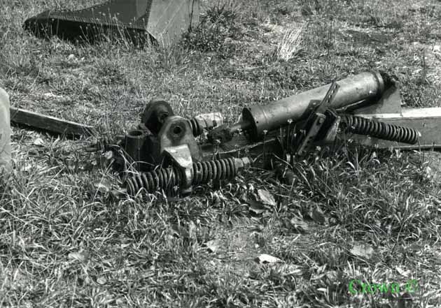 Small pivot head / beam for mounted  plough