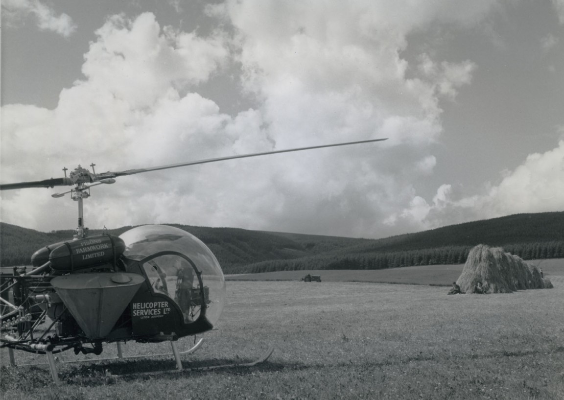 Helicopter spraying operation