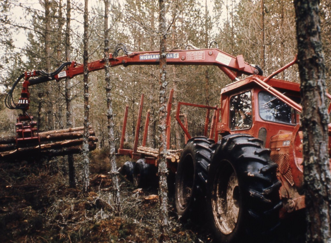 Highlander Forwarder extracting thinnings