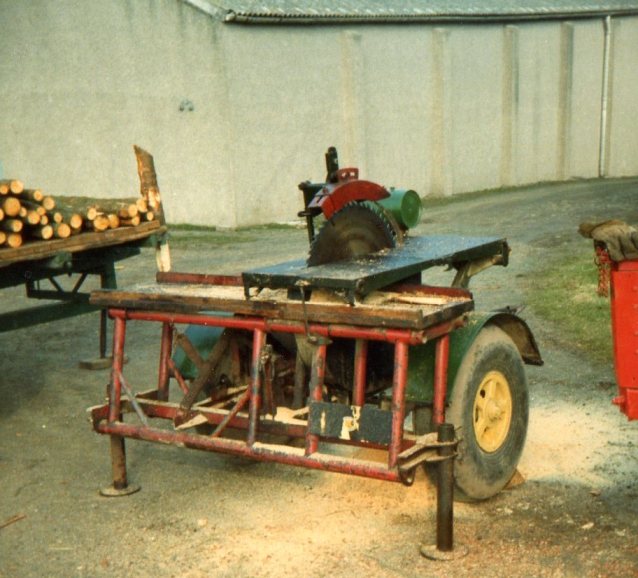 McConnell portable saw bench &mdash; Lour Estate