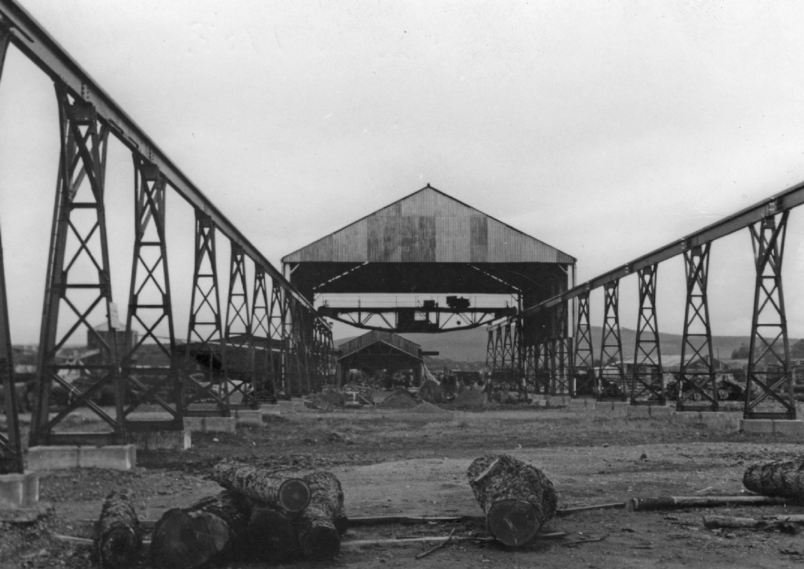 New band saw gantry and base Mostodloch Sawmill