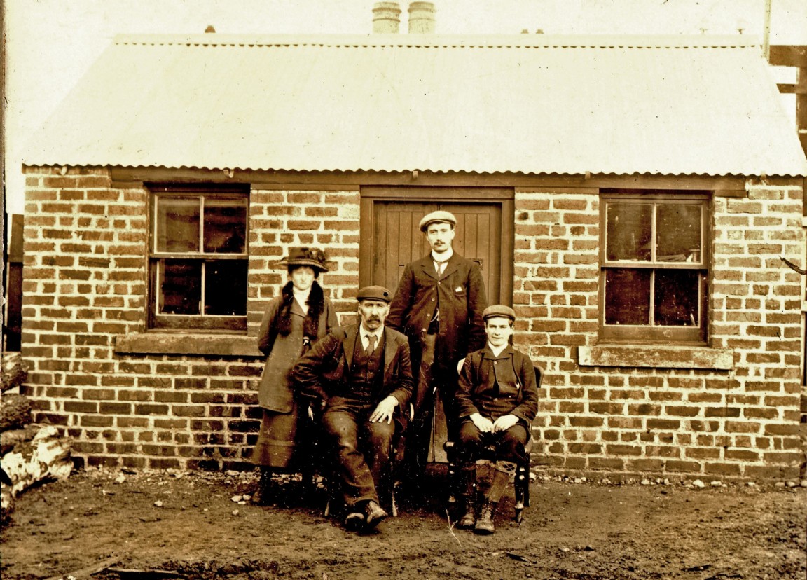 Saw and bobbin mill &mdash; Contin