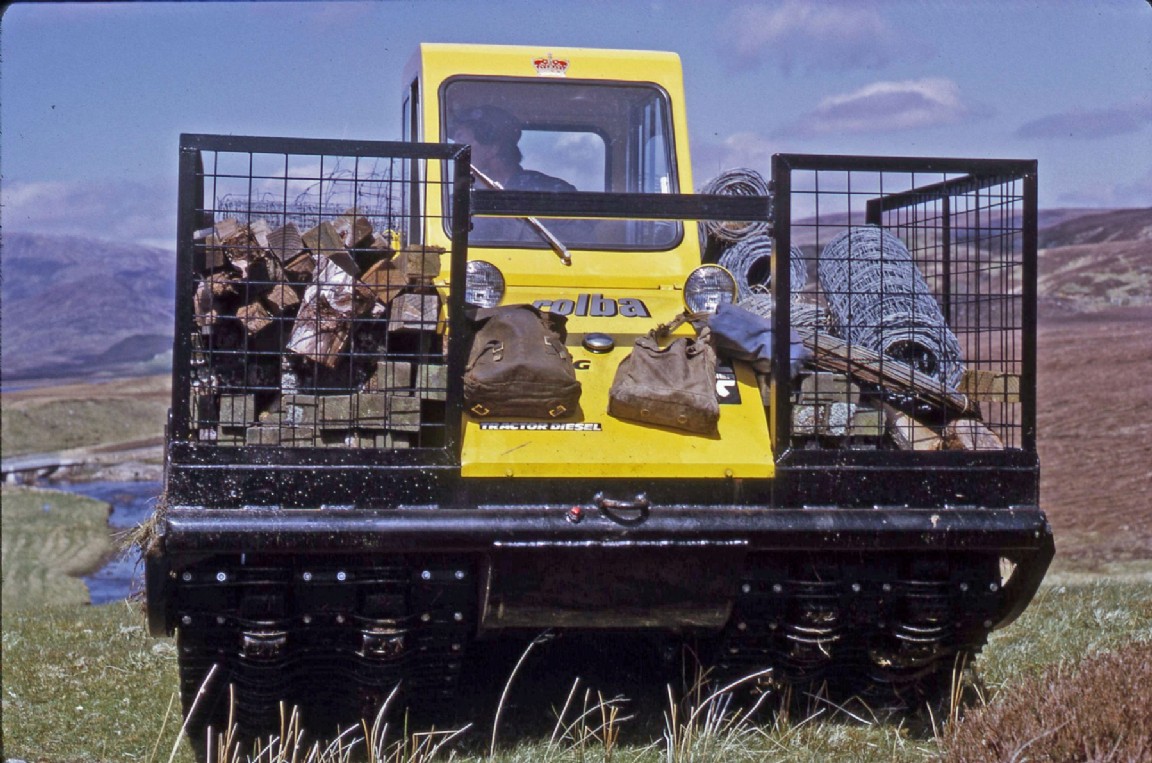 Muskeg transport machine 