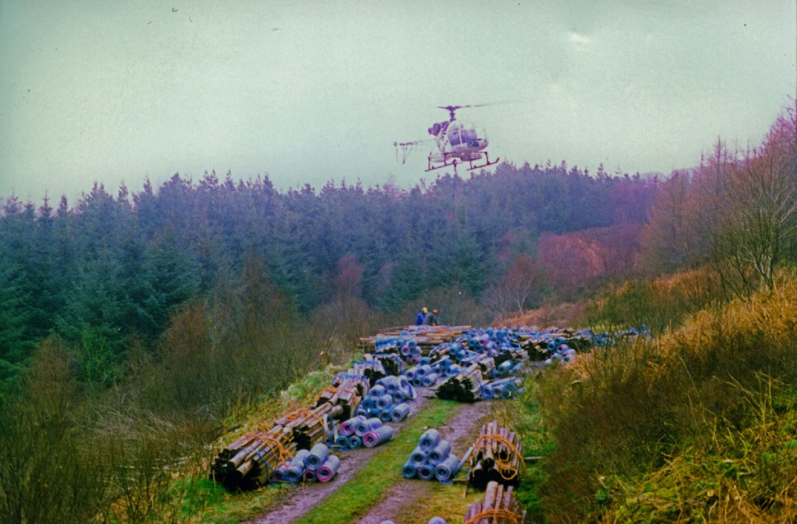 Shifting Fence material by helicopter