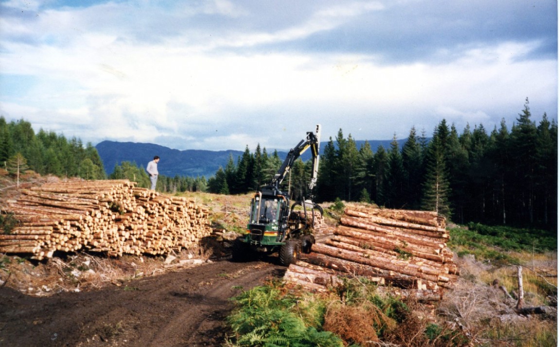 Hugh Greig on Bruunett working at Fort Augustus