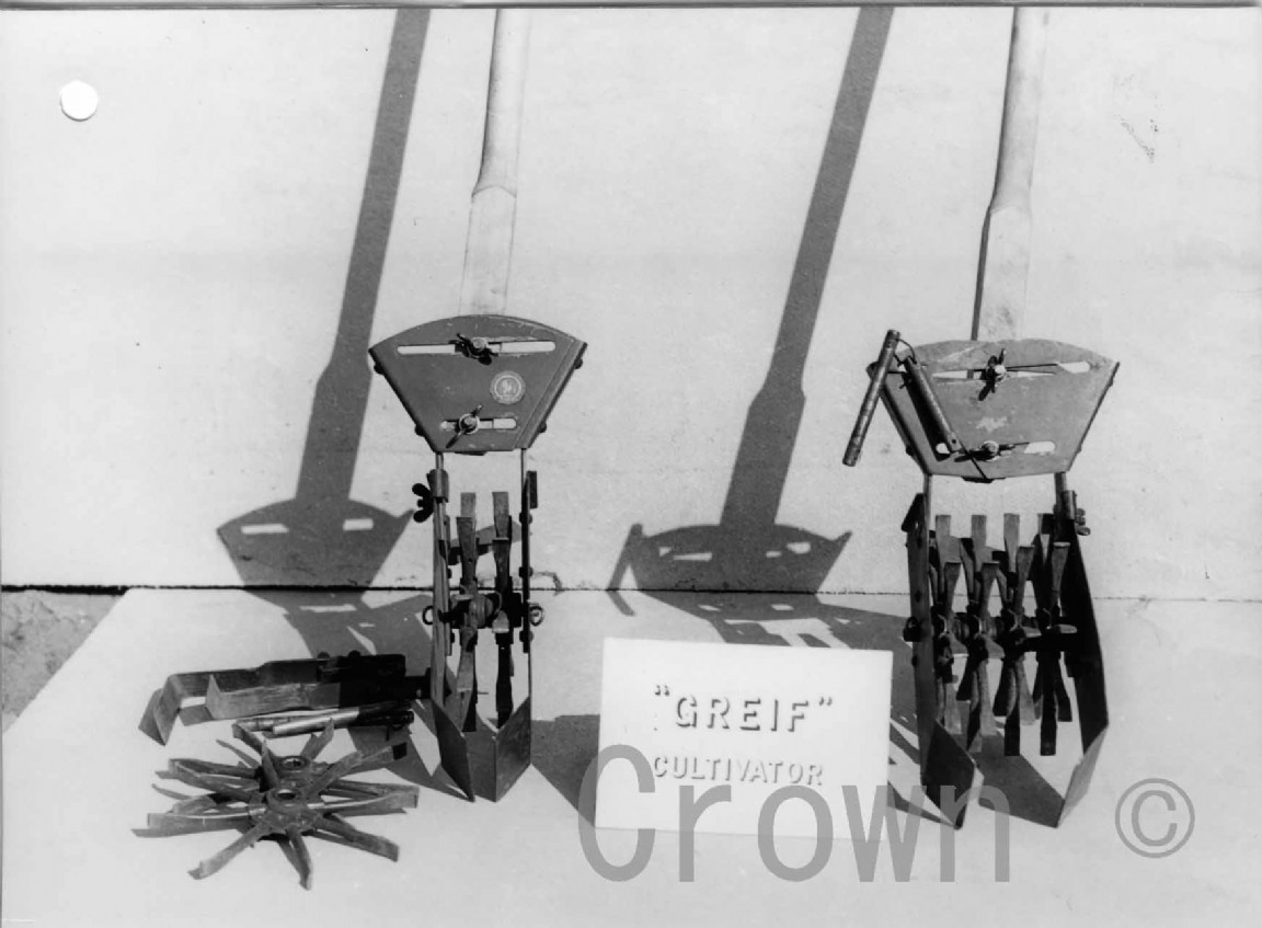 Greif Hand Cultivator