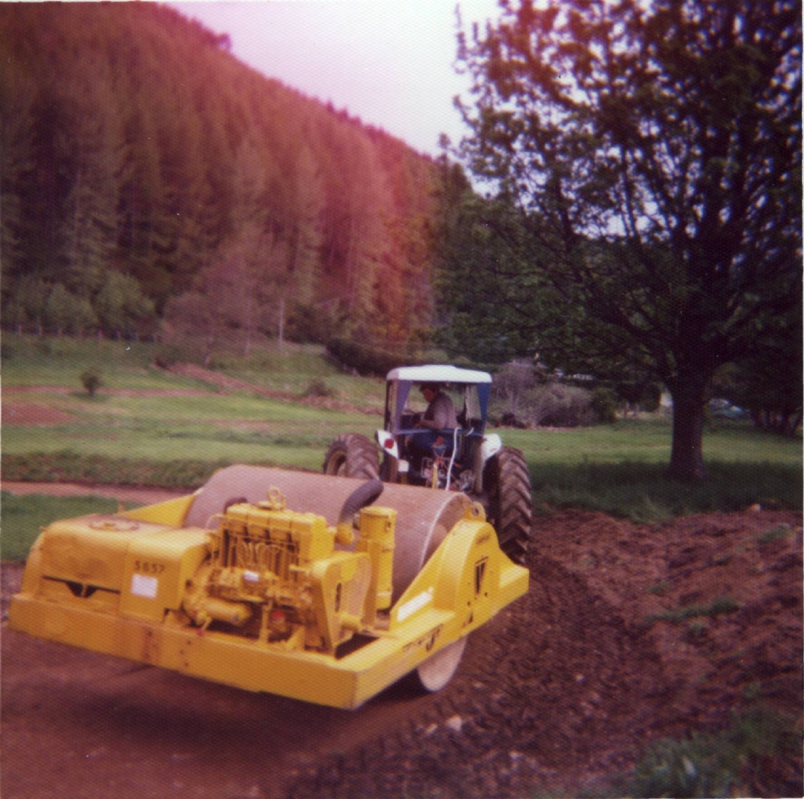 County 4X4 and Vibrating roller