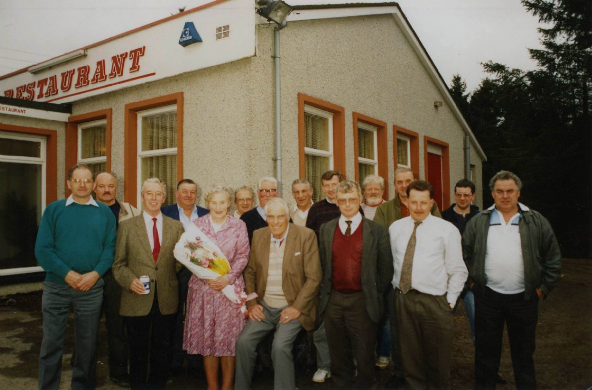 Presentation to Tom Ritchie, Machine Operator 1992