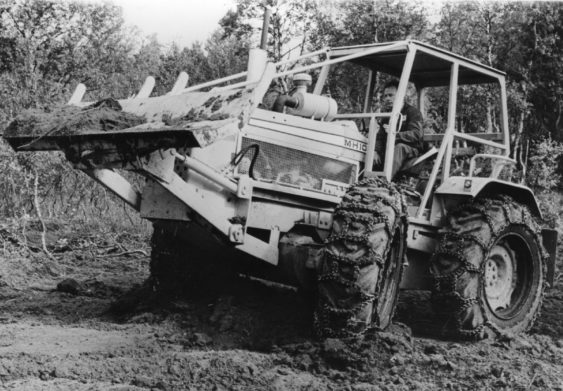 Muir-Hill 101 tractor conversion to a skidder