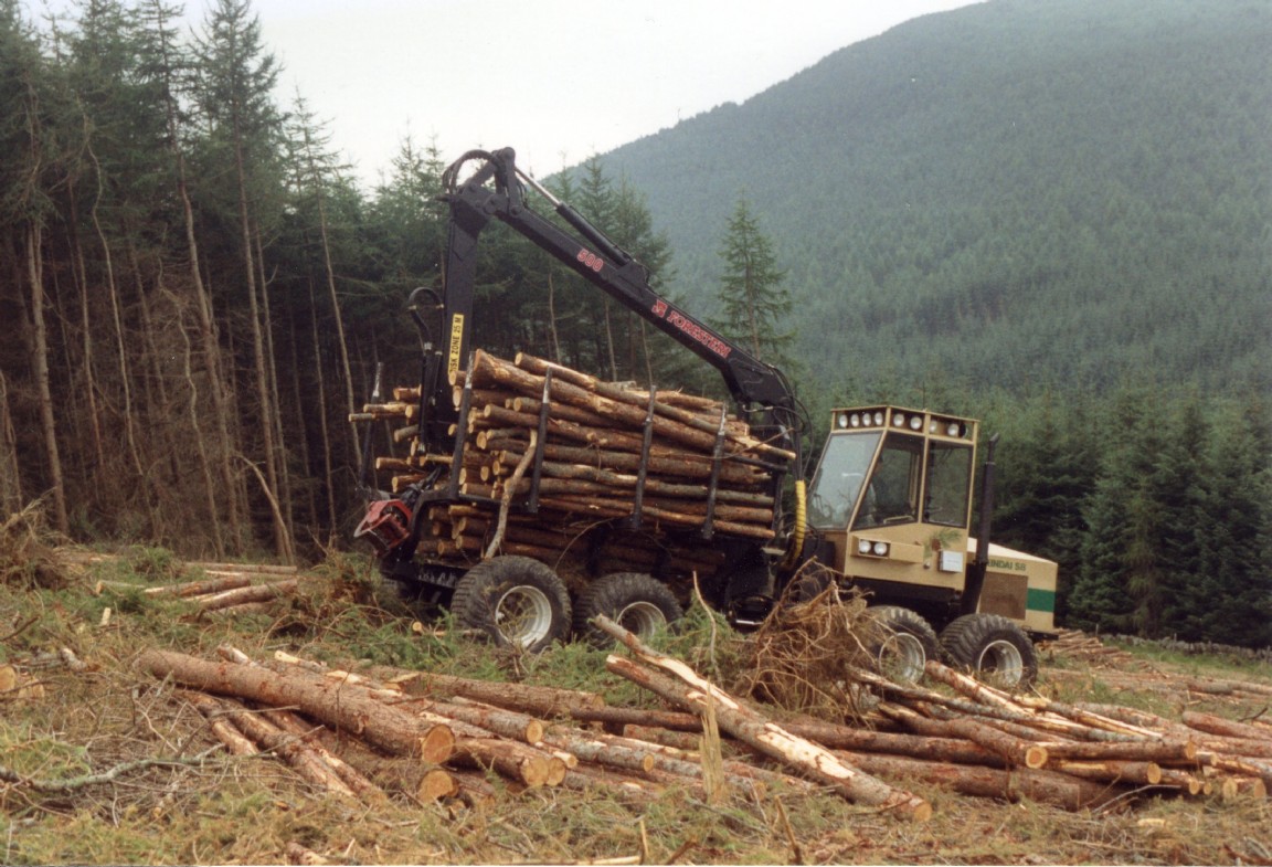 Kindai? S8 Fowarder with Foresteri  500 Crane