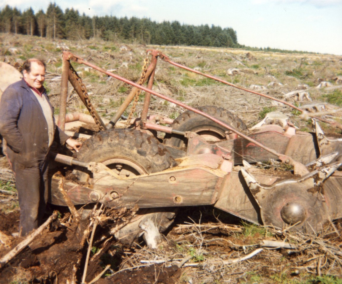 Restocking site patch scarifier � Operator and machines