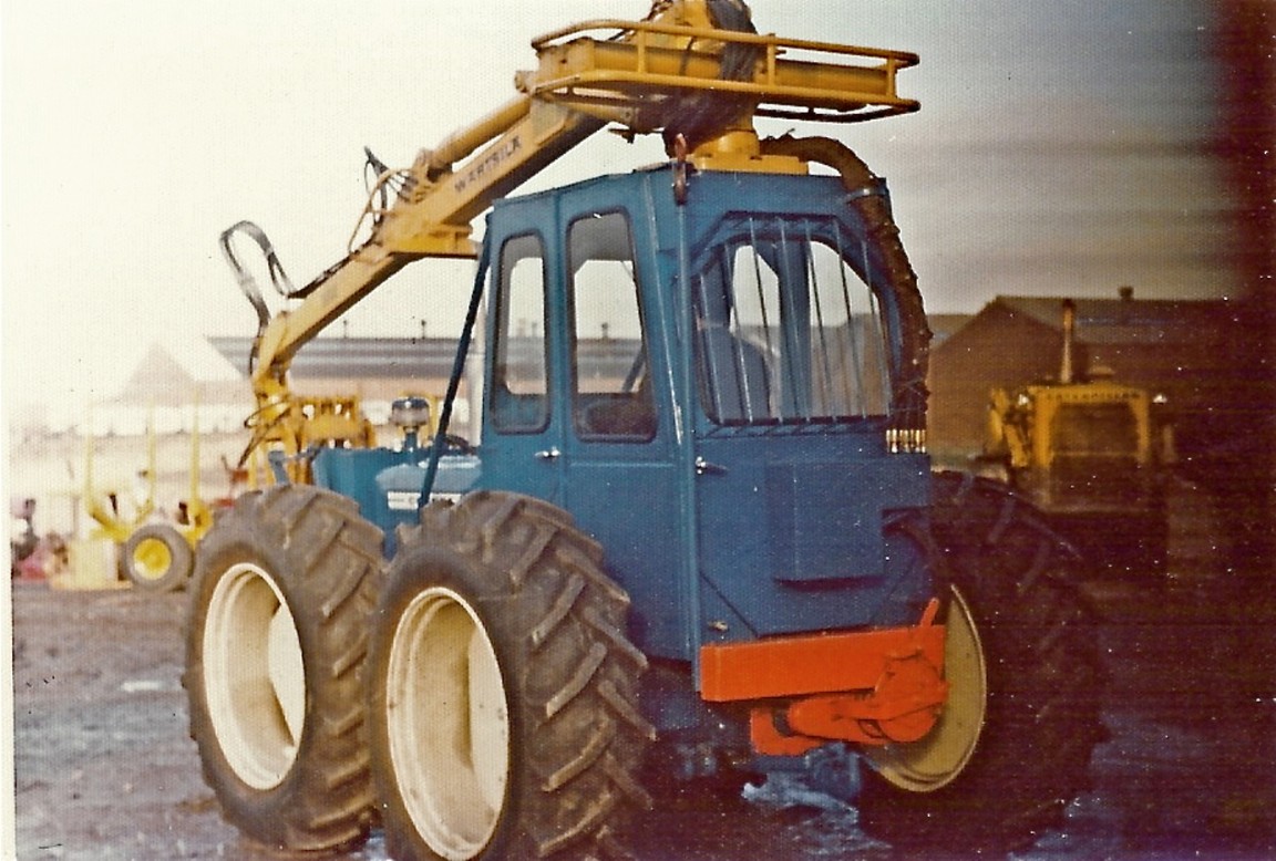 Ford Tractor and Wartsila Crane assembly