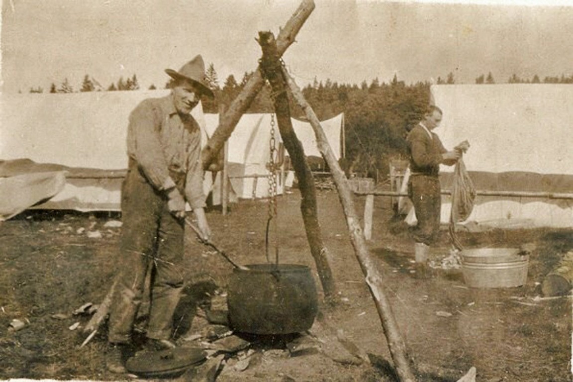 New England sawmillers in Scotland � Camp site
