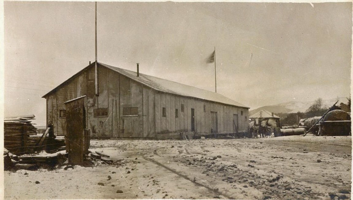 New England sawmillers in Scotland � Recreation and meeting hut