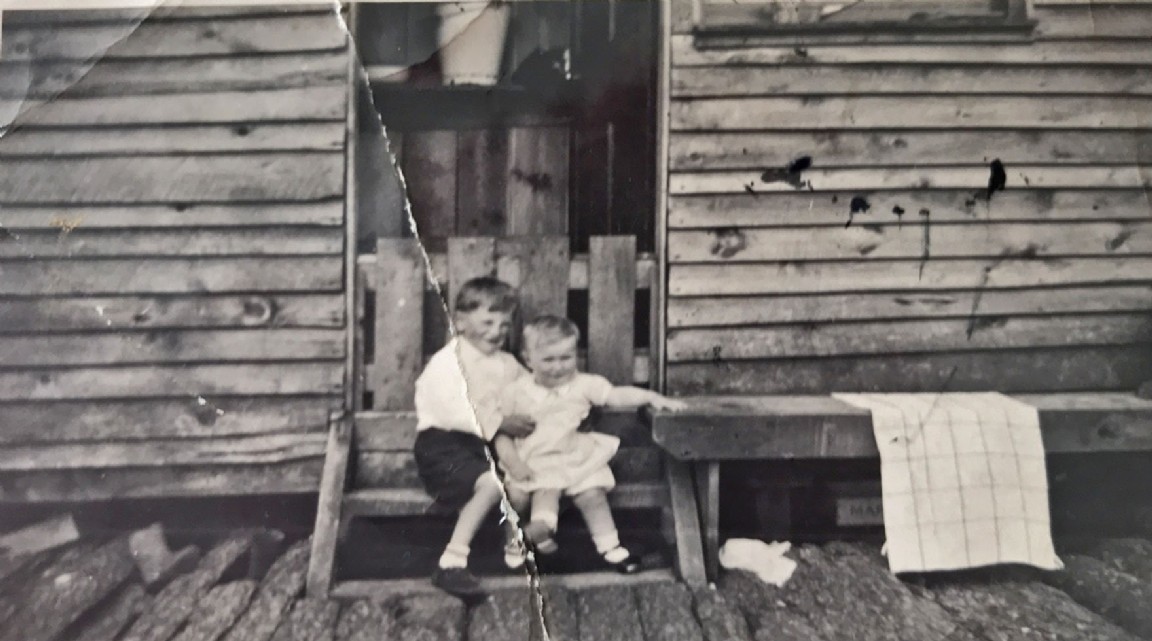 Family life in mobile sawmill camps � Balnagowan, Aboyne
