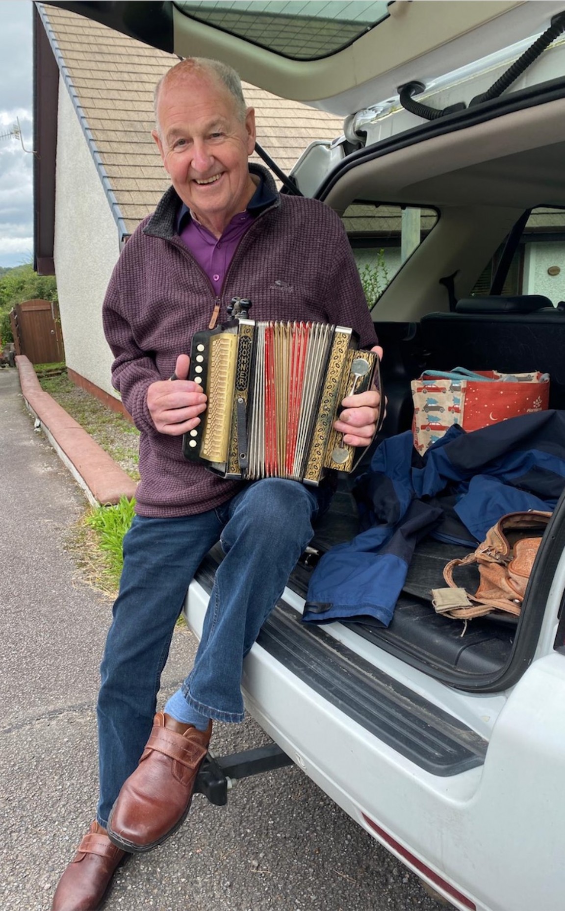 Geordie Davidson visiting Tom McLellan
