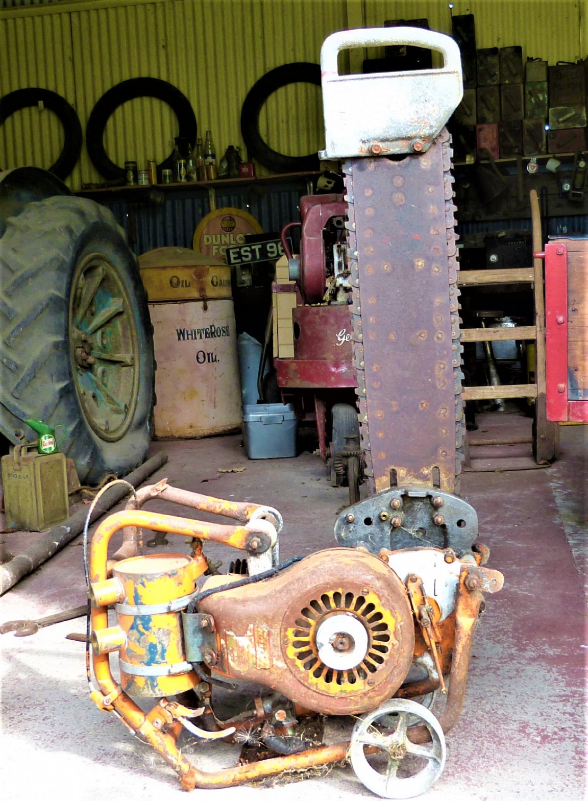 Two man chainsaw � mystery manufacturer